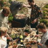 repas entre amis sur barbecue The Bastard