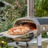 Four à pizza multi-combustible Karu 12G Ooni retrait de pizza