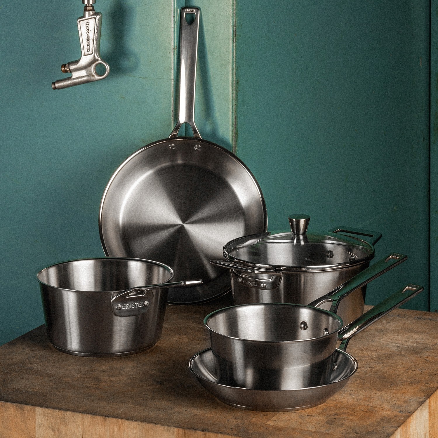 Faitout, casserole et poêle inox 1826 Cristel en cuisine